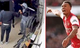 Ngôi sao Arsenal lao vào đấm vỡ mặt tên cướp sau khi bị đe dọa bằng gậy bóng chày