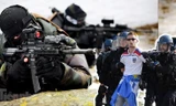 Lực lượng đặc nhiệm hàng đầu thế giới đổ bộ Qatar để bảo vệ World Cup 2022, hooligan khóc thét
