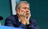 Tỷ phú Abramovich bị Anh trừng phạt, Chelsea thiệt hại nghiêm trọng