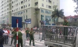 Tháo dỡ hàng rào tranh chấp ở chung cư hạng sang