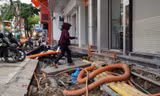 Nhếch nhác vỉa hè phố 'vàng, bạc' trung tâm Hải Phòng