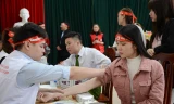 Người đẹp Thúy Vi cùng hàng nghìn người lần đầu hiến máu ở Hòa Bình