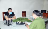 Đối tượng Ngô Gia Thứ tại cơ quan công an. Ảnh: Công an Hải Dương cung cấp