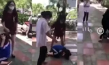 Hình ảnh nữ sinh Hải Phòng bị nhóm bạn đánh tập thể. 