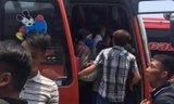 Nhồi nhét trên xe khách rời Hà Nội về quê nghỉ lễ 30/4