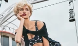 Thiên thần Victoria's Secret hóa thân thành Marilyn Monroe gợi tình