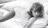 Taylor Swift mặc đơn giản vẫn gợi cảm
