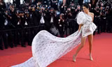 Kendall Jenner - Nữ thần gợi cảm trên thảm đỏ Cannes