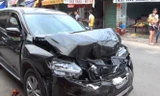 Tin nóng 24H: Ô tô 7 chỗ hất văng nhiều người đi bộ