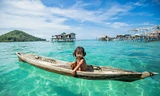‘Cuộc sống thiên đường’ trên biển của trẻ em bộ tộc Bajau