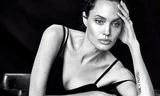 Angelina Jolie giản dị trong bộ ảnh trắng đen