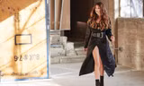 Con gái 15 tuổi của Cindy Crawford chân dài mê mải