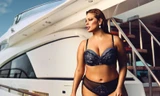Mẫu ngoại cỡ Ashley Graham thiết kế nội y cho cô dâu