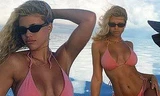 Người đẹp 9x Sofia Richie diện bikini nóng bỏng hết cỡ trên biển
