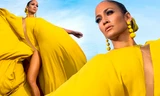 Jennifer Lopez rực lửa với đầm xẻ ấn tượng