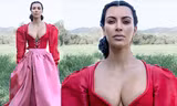 Kim Kardashian hóa quý cô cổ điển với ngực đầy và eo ‘con kiến’