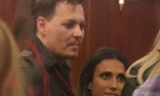 Giữa 'tâm bão' hôn nhân, Johnny Depp tiệc tùng với gái lạ đến nửa đêm