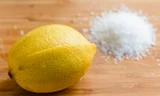Nước chanh có chút đường và muối giúp bù nước khi bị tiêu chảy