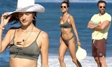 Alessandra Ambrosio thả dáng tắm biển cùng tình cũ 10 năm không cưới