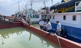 Cảnh sát biển tạm giữ tàu chở cát không rõ nguồn gốc 