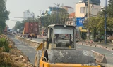 Cận cảnh dự án mở rộng đường vào cảng Cát Lái đang được tái thi công 