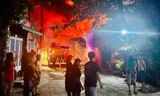 Cháy lớn thiêu rụi 146m2 cơ sở tái chế mỡ bò trong đêm