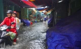 Ảnh hưởng của bão KOINU, Nam bộ mưa to, dông lốc nhiều ngày