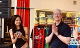 Tim Cook gặp gỡ Suboi 