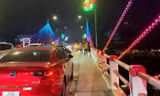 Bản tin 8H: Cô gái bỏ lại ô tô nhảy cầu, bạn trai lao theo cứu