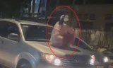 Bản tin 8H: Người phụ nữ ngồi trên nắp capo ô tô chạy trên đường ở Bình Dương