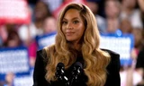 Beyoncé đẩy bà Kalama Harris vào tình huống khó xử