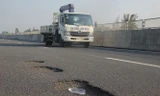 Tuyến đường cao tốc Đà Nẵng - Quảng Ngãi xuất hiện nhiều hư hỏng, nên Bộ GTVT chỉ đạo dừng thu phí từ ngày mai (12/10). Ảnh: Nguyễn Thành