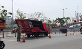 Xe tải tông sập thanh giới hạn chiều cao, một hầm chui ở TPHCM bị phong tỏa 