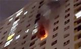 TPHCM: Căn hộ chung cư ở quận 8 bốc cháy, cư dân hoảng hốt tháo chạy