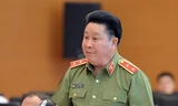 Trung tướng Bùi Văn Thành bị cách chức Thứ trưởng Bộ Công an, đề nghị giáng cấp bậc hàm xuống đại tá.