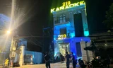 Nhân viên quán karaoke bị khách hát đâm tử vong 