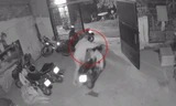 [CLIP] Trộm đột nhập, chốt cửa nhà dân lấy 3 xe máy lúc rạng sáng