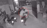 [CLIP] Trộm đột nhập, chốt cửa nhà dân lấy 3 xe máy lúc rạng sáng