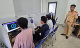Công an TPHCM tổ chức kỳ thi sát hạch, cấp giấy phép lái xe đầu tiên
