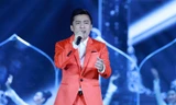 Lam Trường say sưa hát 'Gót hồng' bên 30 thí sinh Hoa hậu Việt Nam