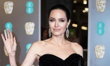 Showbiz 1/9: Fan sốc với cân nặng hiện tại của Angelina Jolie