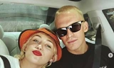 'Gái hư' Miley Cyrus chia tay Cody Simpson sau 10 tháng yêu nhau