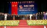 Ban Chấp hành Hội Nhà báo Việt Nam khoá X ra mắt Đại hội lần thứ X, nhiệm kỳ 2015-2020, tháng 8/2015. (Ảnh: Trí Dũng/TTXVN)