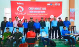 Chủ tịch TP Cần Thơ động viên thanh niên, chiến sĩ hiến máu tại Chủ nhật Đỏ
