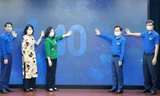 Ban tổ chức ấn nút khởi động chương trình “Cùng em học trực tuyến” - Nâng niu triệu ước mơ học vấn không gián đoạn. 