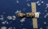 Cơ quan Hàng không Vũ trụ Mỹ (NASA) phải chấp nhận chi trả chi phí khổng lồ để mượn tàu Soyuz của Nga trong các chuyến đi lên trạm vũ trụ và trở về Trái Đất.