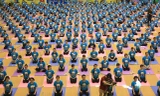Gần 2000 người tham dự ngày Quốc tế Yoga tại Hà Nội