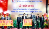Nhiều tập thể, cá nhân của TKV đã vinh dự được nhận phần thưởng của Đảng, Nhà nước, Bộ Công Thương vì đã có thành tích xuất sắc trong năm 2015 và giai đoạn 2010-2014.