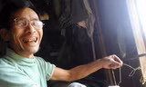 Ông Dư nói về sự linh hoạt của chiếc lưỡi câu.
