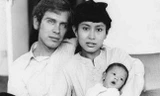 Bà Suu Kyi bên cạnh chồng, ông Michael Aris, và con trai. Ảnh: Telegraph